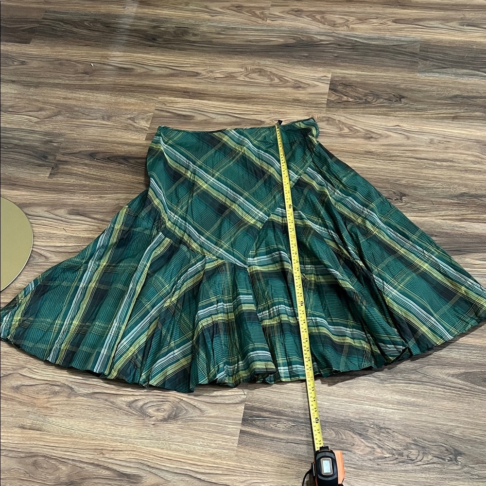 Green Plaid A-Line Midi Skirt with Flattering Panels - Picture 3 of 3